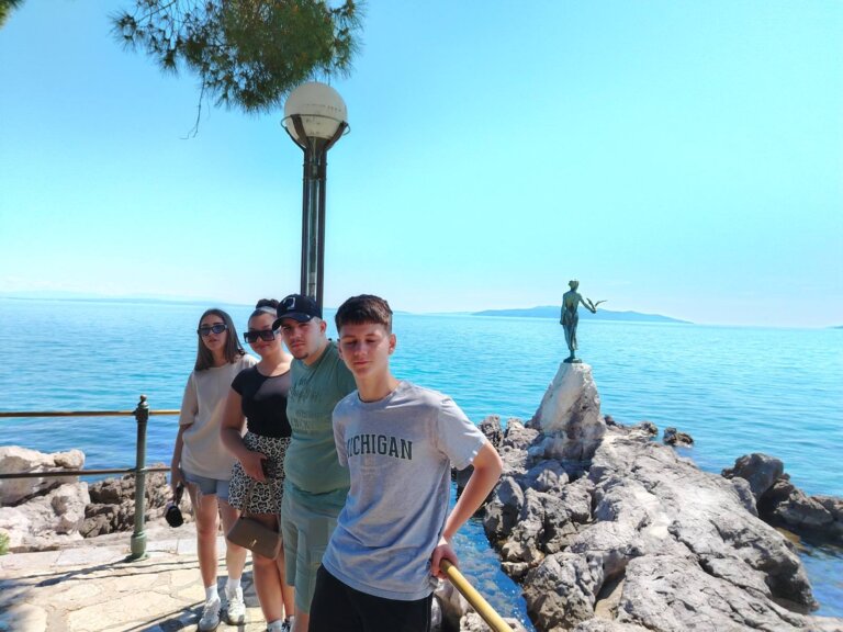 IMG-879befcaafa88ca4e170de53efeeeae1-V